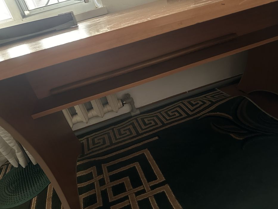 Продам кухонный стол