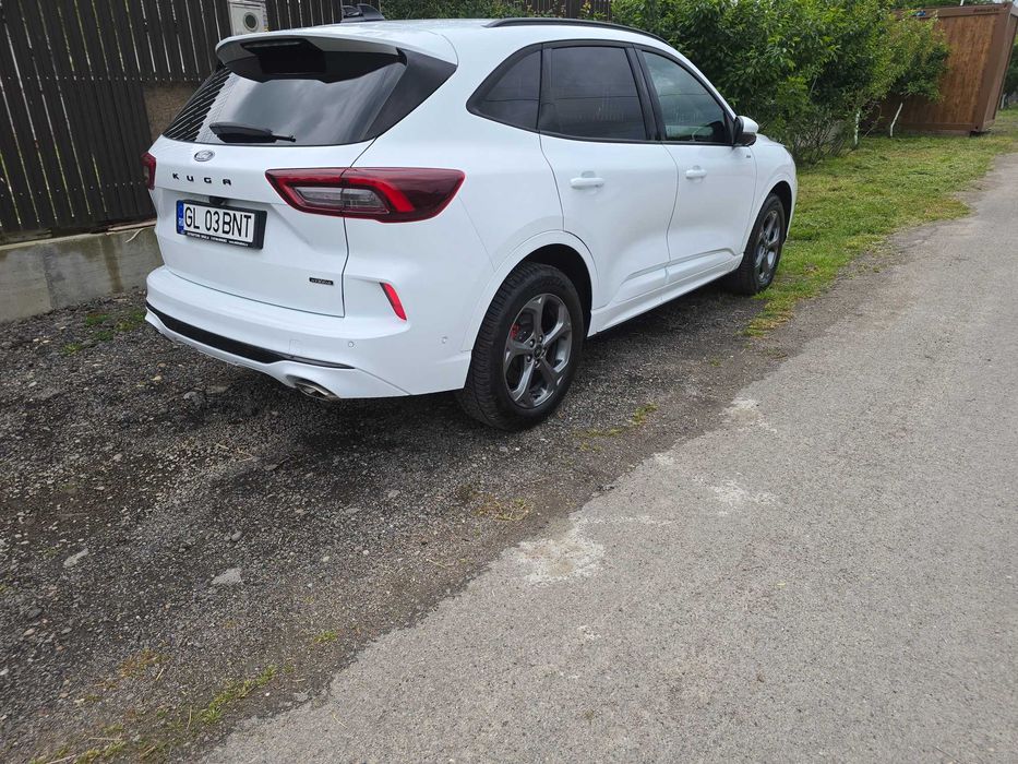 Ford Kuga IMPECABIL, in garantie inca 4 ani si 2 luni, nivel echipare ST line X +dotari optionale, duratec phev 243 cp at 18.300 km.