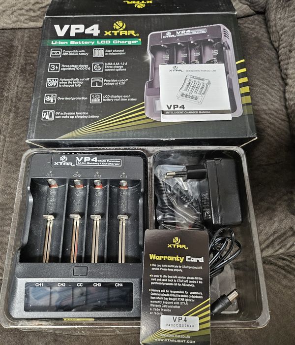 Incarcator 18650 26650 Xtar VP4 LiIon LiFePo