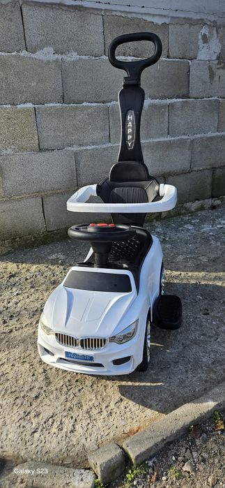 Продавам детска музикална  количка с родителски контрол