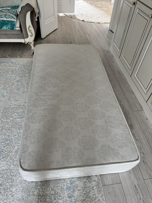 Продам матрас одно спальный