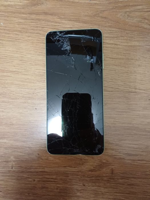 Samsung Galaxy A05S cu displayul spart. Placa este OK

#11