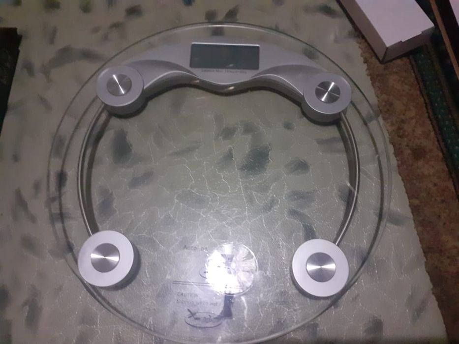 Напольные весы продам