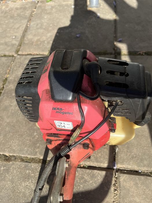 Trimmer gazon Ikra pe benzina