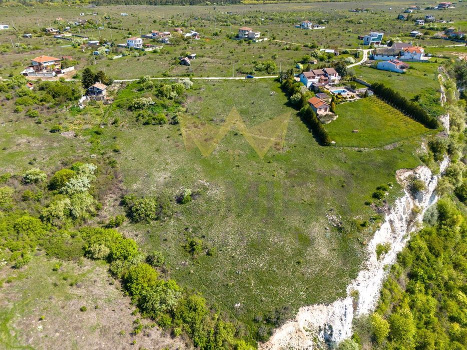 Парцел в Добрич, област-с.Топола площ 3136 цена 155000
