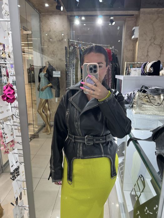 Geaca din piele naturala noua cu eticheta 1000 lei