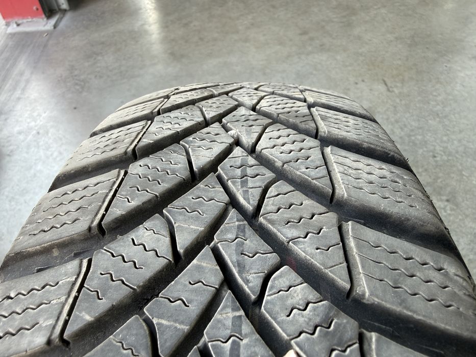 4бр. КАТО НОВИ Зимни Гуми 165/70R/14 -SEMPERIT- DOT:3525+4123- 8.2мм+6.1мм.