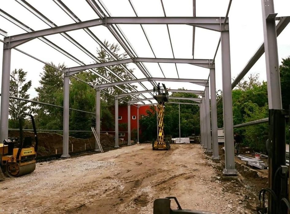 Vand hala metalica 12m x 40m la cheie cu panou sandwich