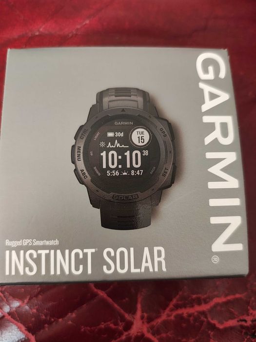 Продавам Часовник GARMIN Solar GPS