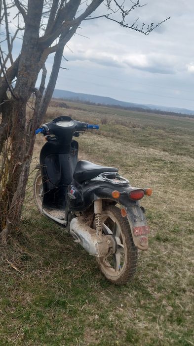 Vând aprilia scarabeo 49cc 2t fac și schimb