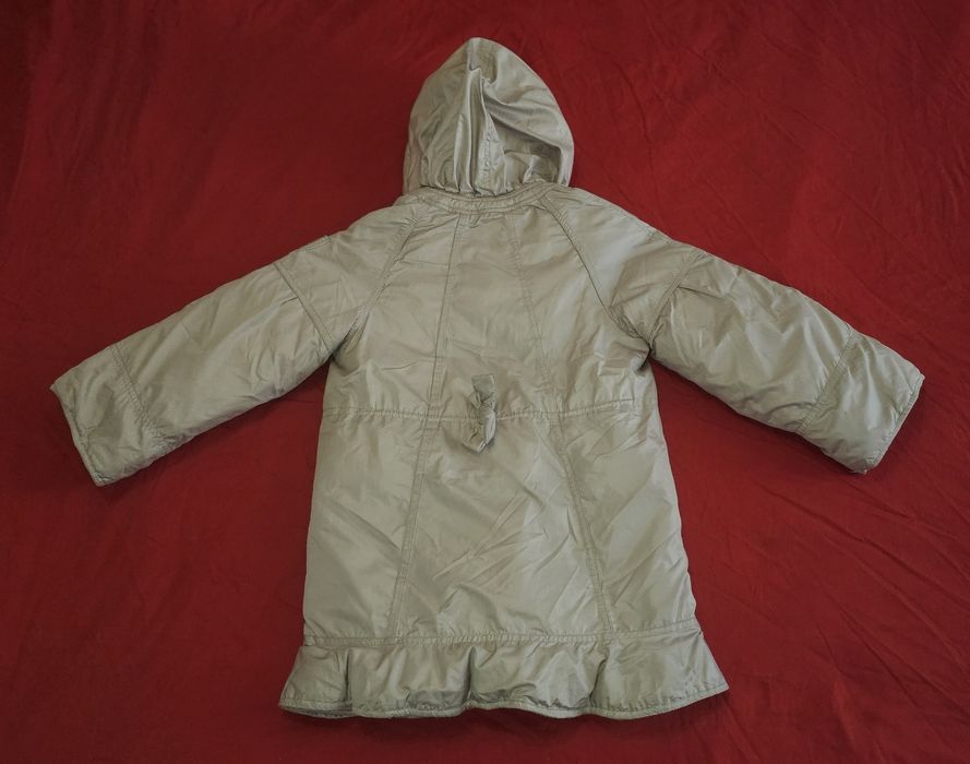 Продавам зимни якета за момиче подходящи за деца на възраст от 6 до 8