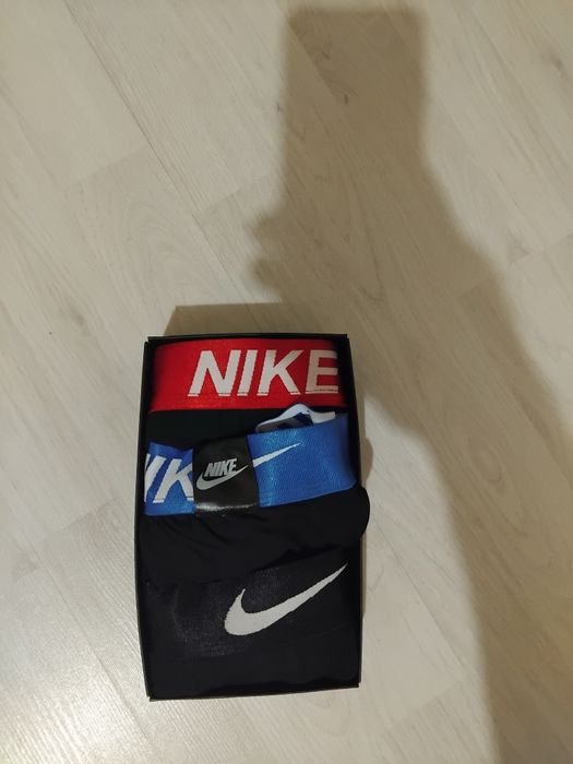 Boxeri băieți Nike și Adidas.