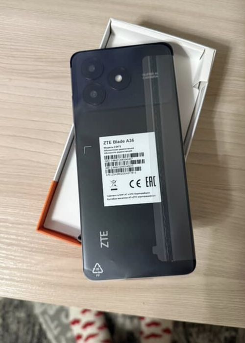 Продам телефон. .