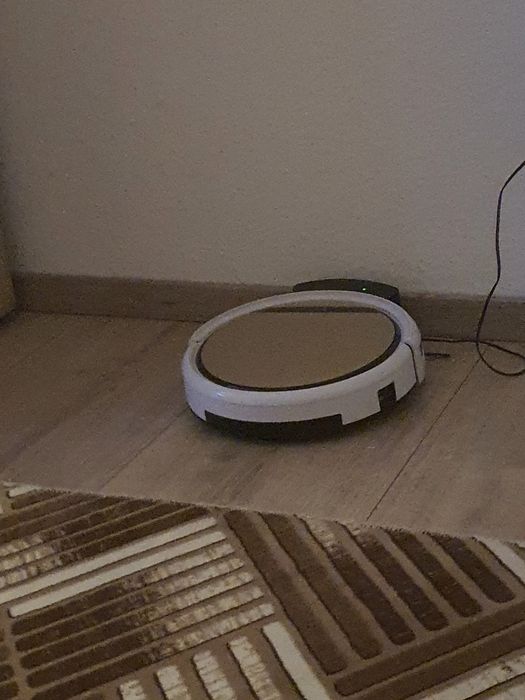 Aspirator robot  care sunteți interesat îmi puteți lasa mesaj în privat sau pe watap