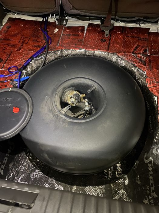 Продаю пропан 4 поколение польша 47 л