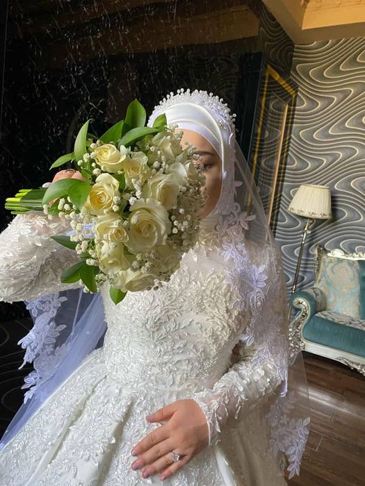 Свадебная платье в хорошем состоянии имеется обруч если будете брать 1