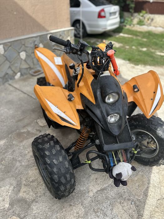 Vând atv
