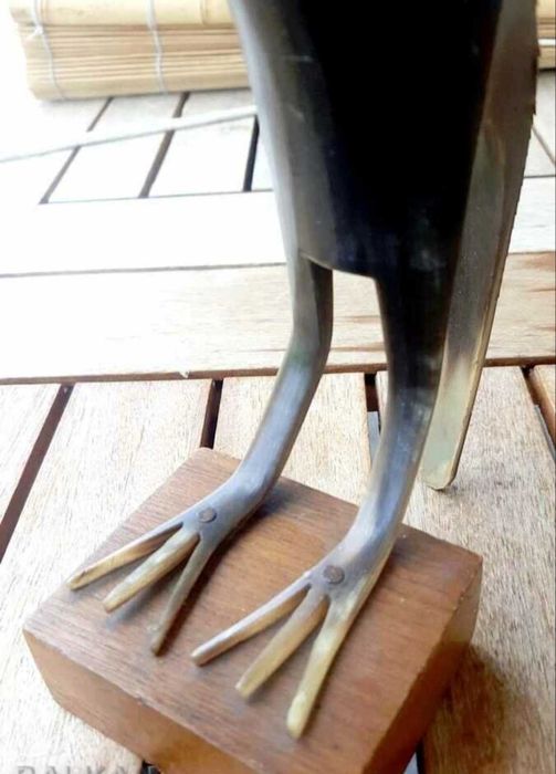 Скулптури от естествен рог