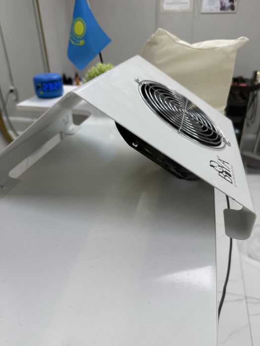 Продам маникюрную вытяжку