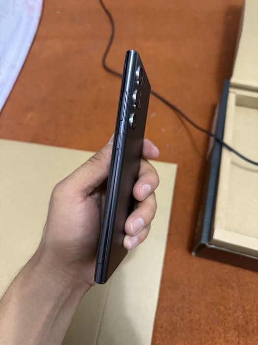 Samsung S22 ultra 12/512 gb