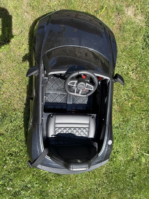 Детска Акумулаторна кола черна Audi