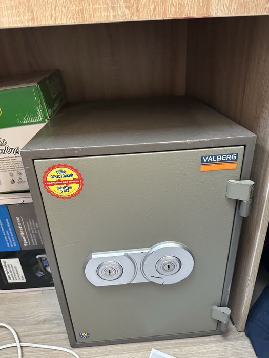 Продам железный сейф