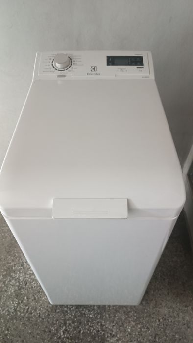 пералня с горно зареждане ELECTROLUX -6кг.