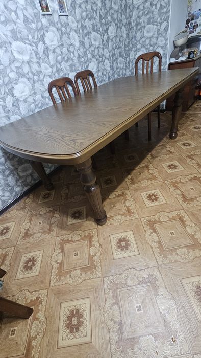Продам стол в отличном состоянии