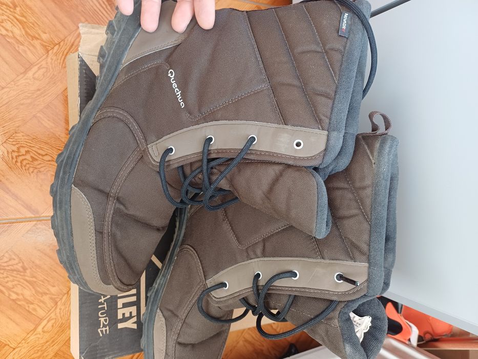 Cizme Quechua mărime 44purtate odată