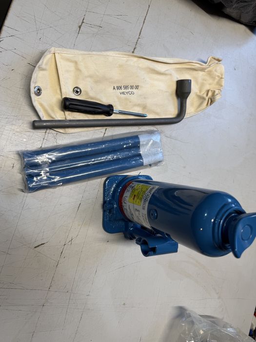 Cric mercedes sprinter a906