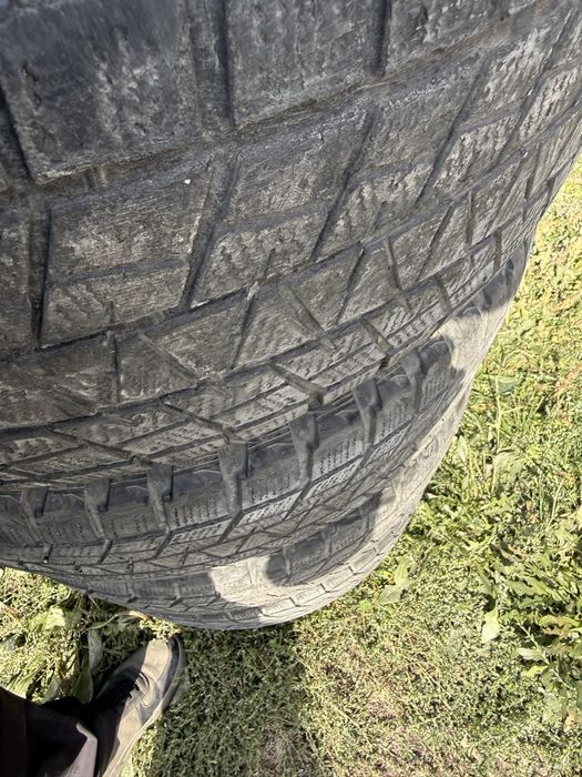 Bridgestone зимние 285/65/17