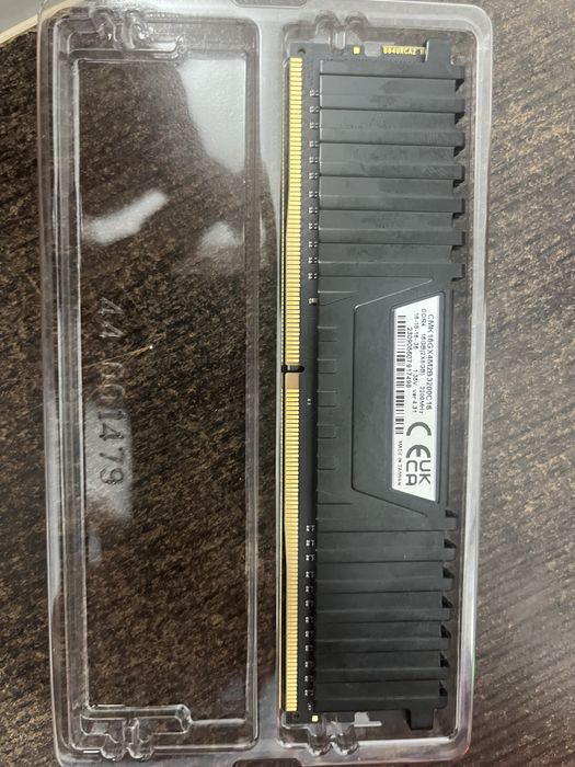 Vand placute ram 2x8 (16 gb) corrsair 3200 mhz