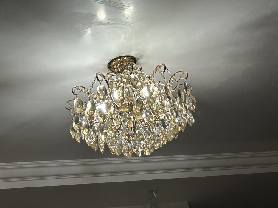 Люстра в отличном состоянии