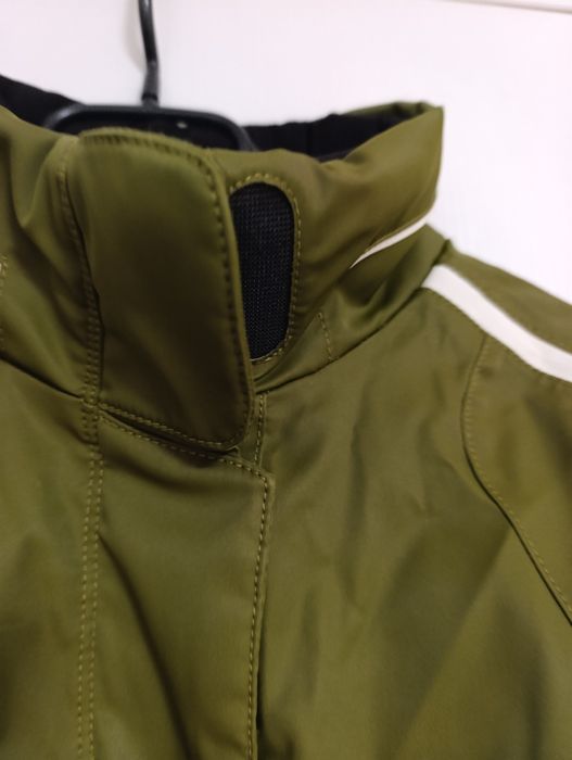 Vând geaca de Sky Spyder de dama  mărimea M purtata o singura data.