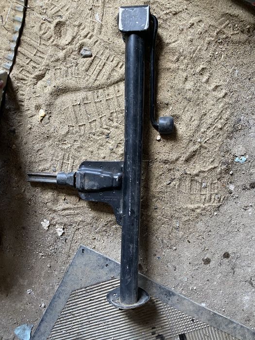 Домкрат для леккового авто