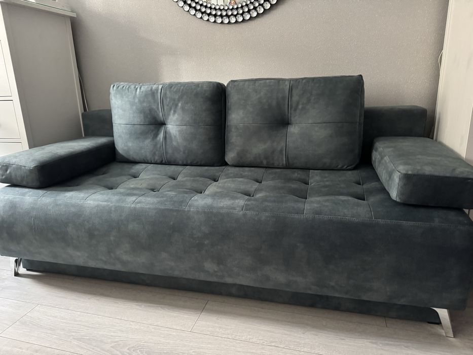 Canapea extensibila cu lada de depozitare