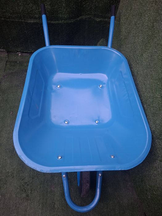 Тачка садовая универсальна  доставка по городу