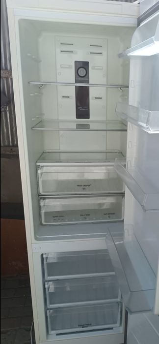 Холодильник двухкамерный Ariston