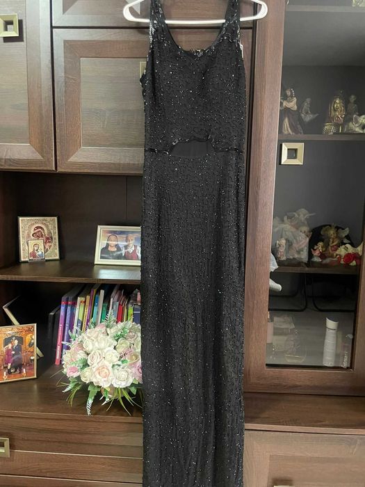 Rochie neagră cu mărgele