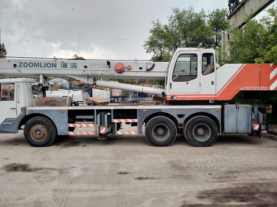 Продам китайский автокран 20 тонн