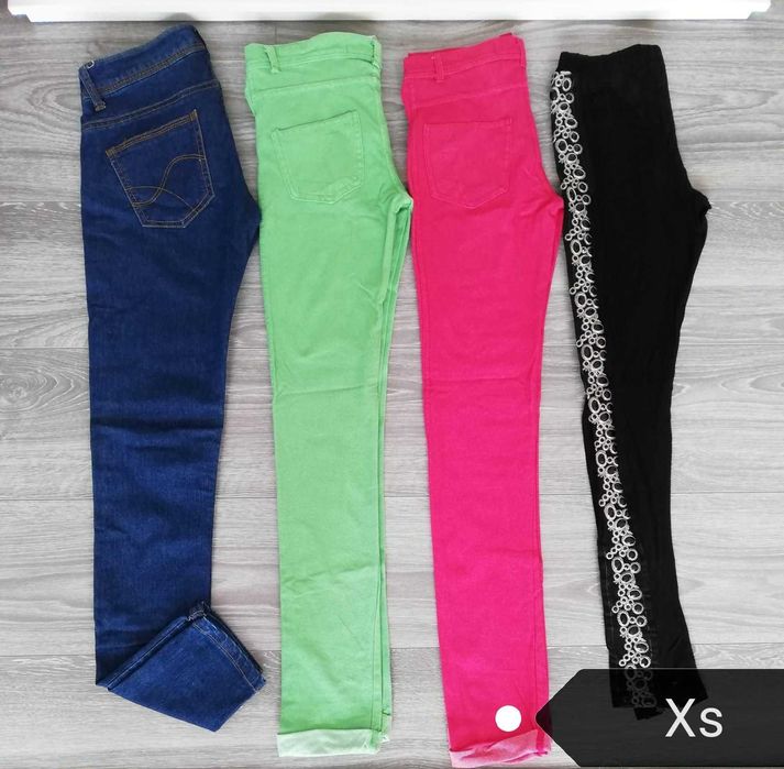 Vând pantaloni, mărimea Xs,stare foarte buna.