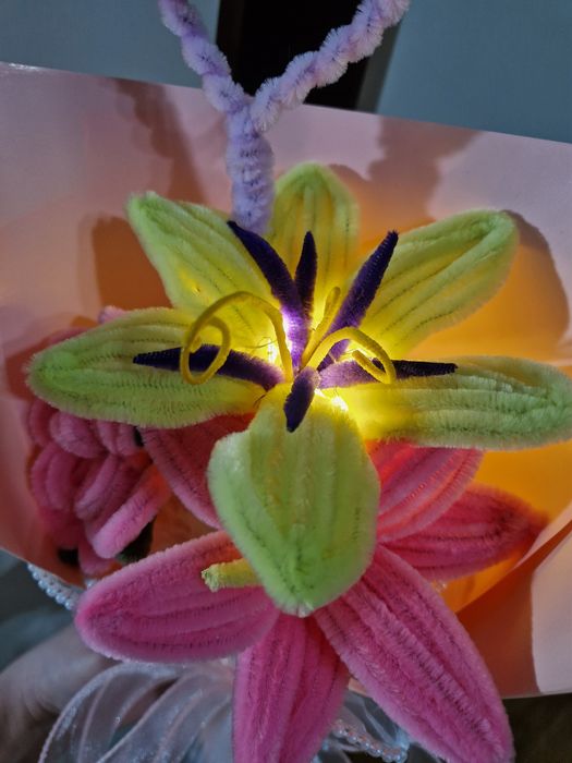 Buchet flori cu luminițe