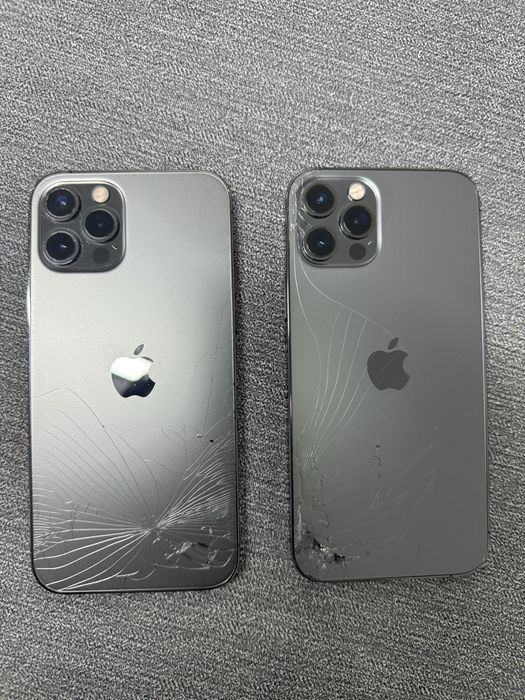 Два iPhone 12 Pro, по 256 gb