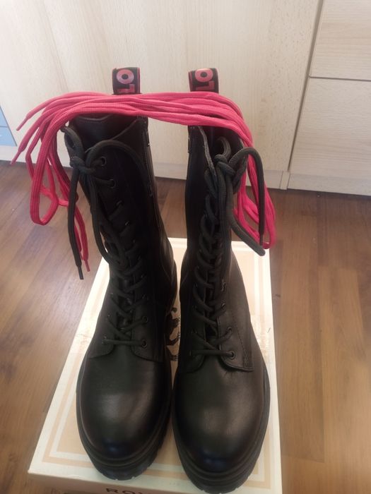 Продавам чисто нови кожени боти