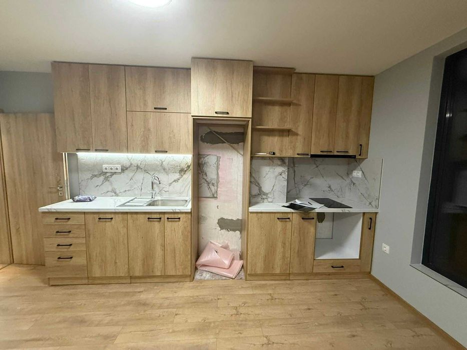 Тристаен апартамент в Благоевград, Широк център, ново строителство