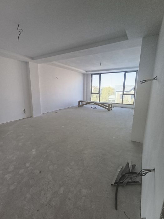 Продаются 2 здания Сергели, вдоль дороги, метро