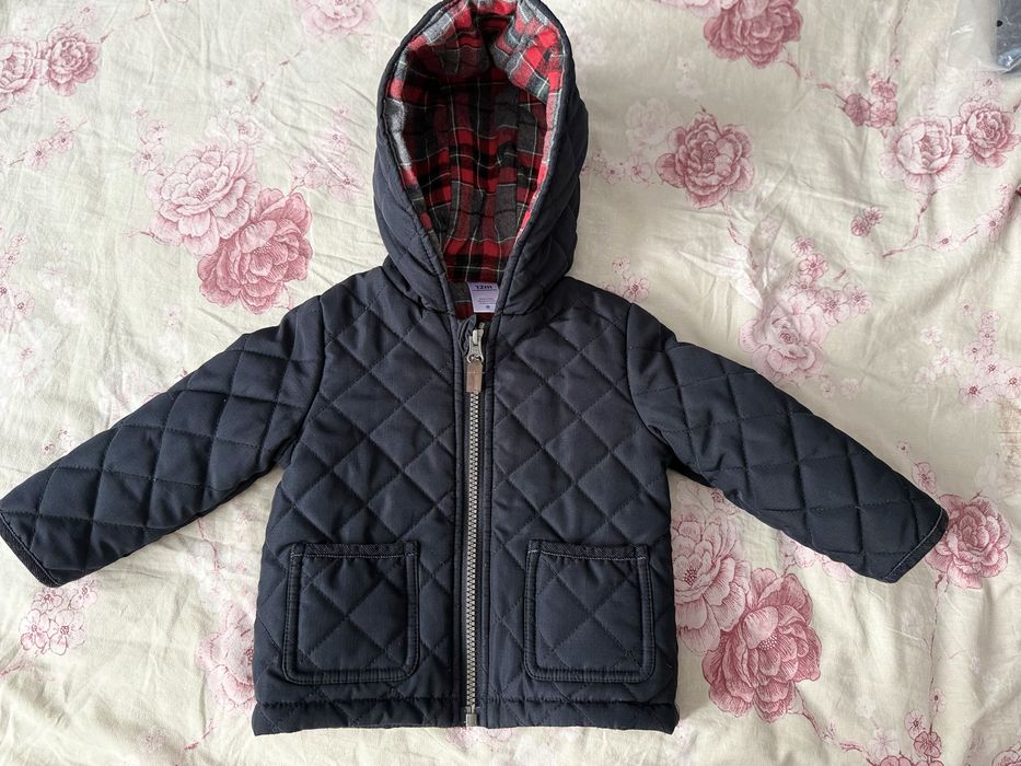 Продам стеганную куртку Carters