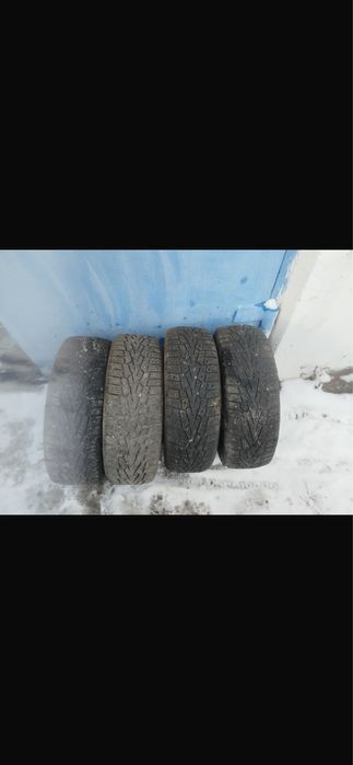 Продаю шины зимние