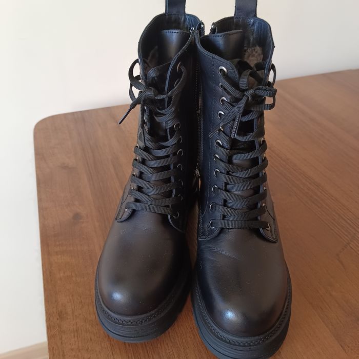 Продам ботинки зимние