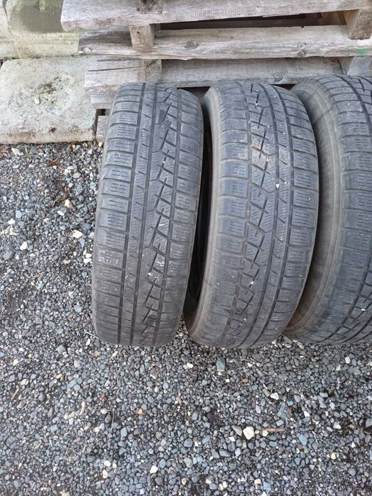 Vând roți cu anvelope iarnă